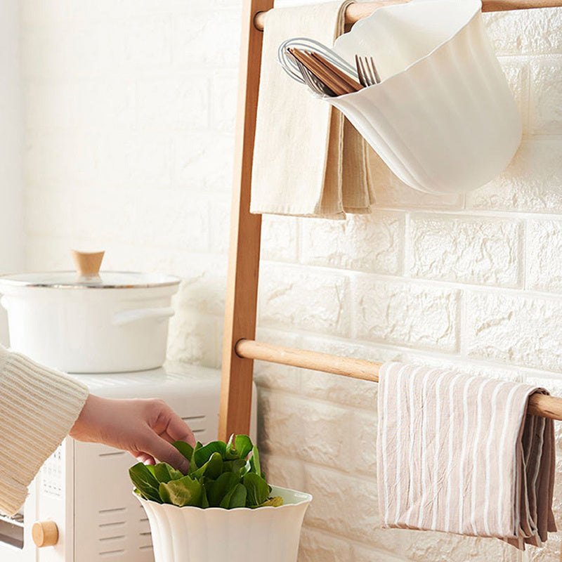 Flower-Shaped Hanging Kitchen Trash Bin